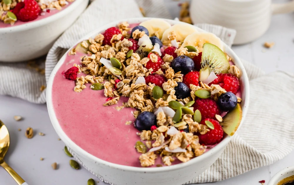 Smoothie Bowl de frutas y granola